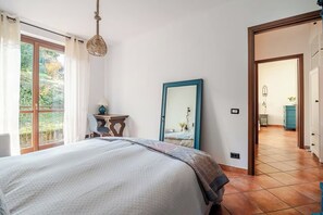 2 sovrum, skrivbord, strykjärn/strykbräda och wi-fi