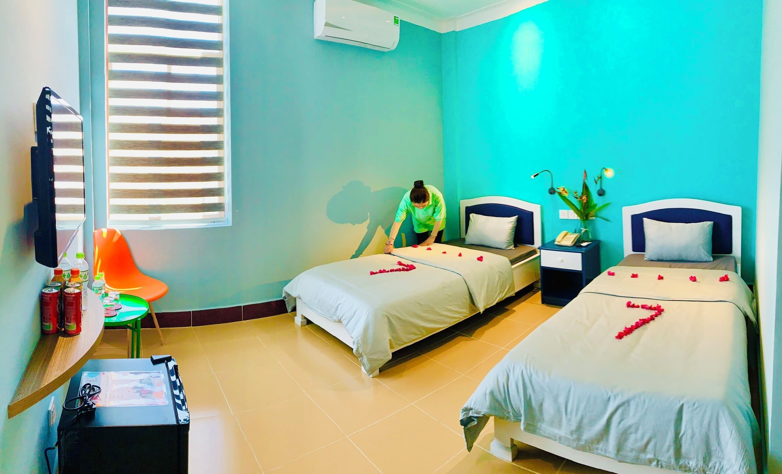 Doppelzimmer zur Einzelnutzung | Zimmersafe, individuell dekoriert, Schreibtisch