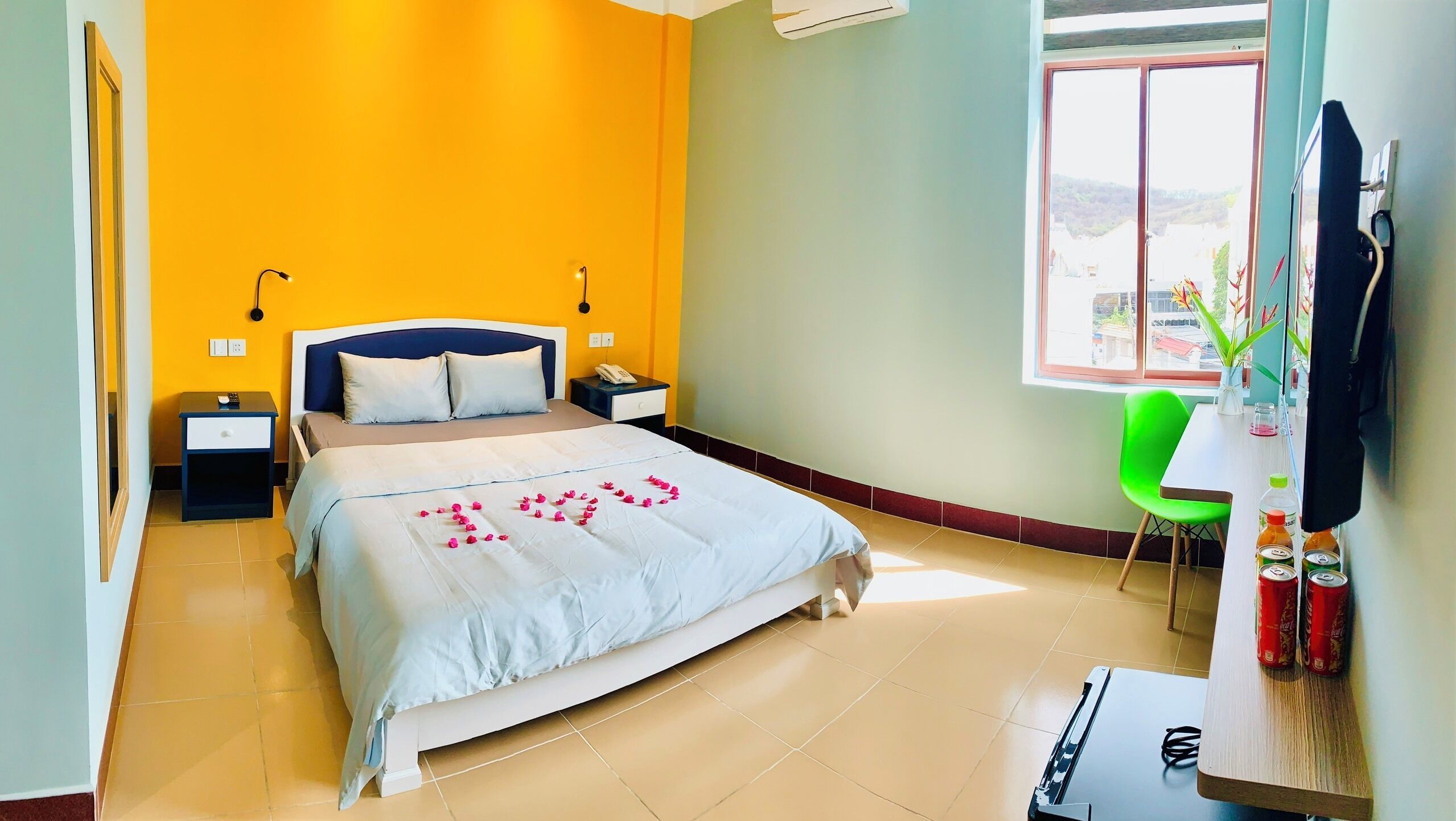 Superior-Doppelzimmer | Zimmersafe, individuell dekoriert, Schreibtisch