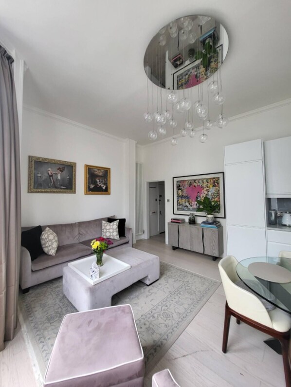 Apartment | Living area - Modern 2 bed Apartment in Notting Hill (London)