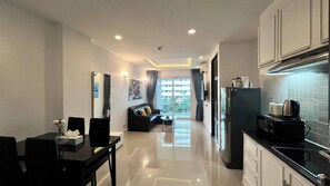 Interior - 6-32 - 1 Bdr Condo with Balcony and shared Pool (Tambon Patong)