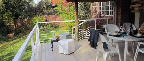 House, 3 Bedrooms, Balcony | Outdoor dining