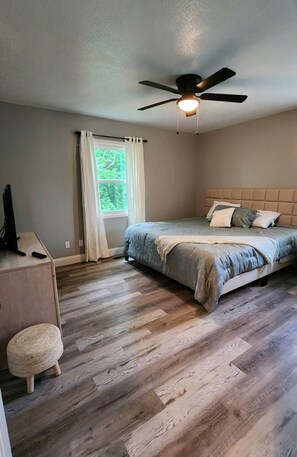 3 bedrooms, WiFi, bed sheets - Charming 3-bedroom house with AC and WiFi in amazing Fointain City (Knoxville)