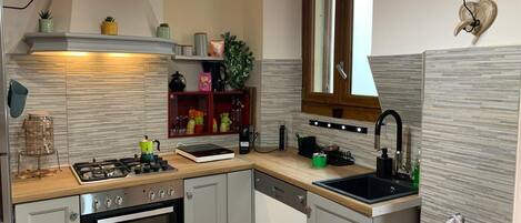 Ofen, Geschirrspüler