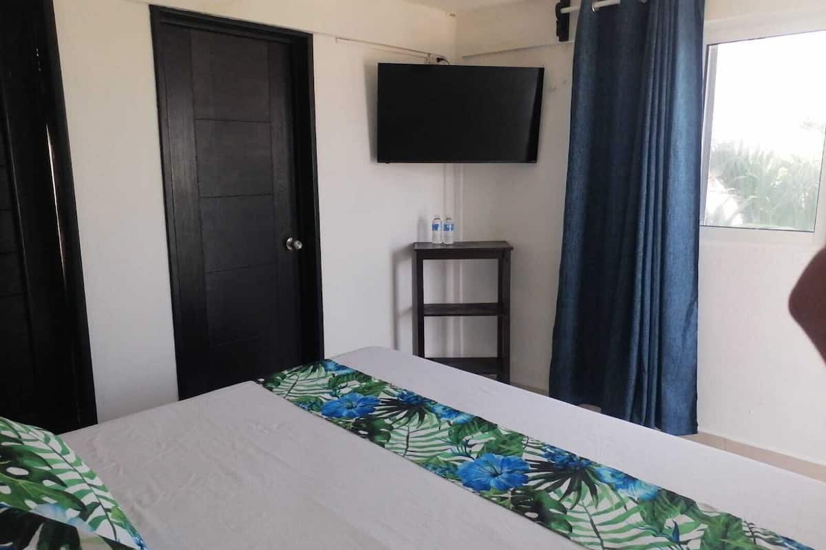 Chambre Confort, 1 très grand lit, vue fleuve