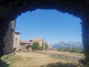 Apartment | Property grounds - Cozy Mountain Apartment Retreat in Bajardo (Bajardo)