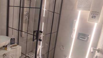 Habitación estándar con 1 cama matrimonial o 2 individuales | Baño