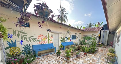 Charming Zanzibari Retreat: 5 Mins to Beach, 15 Mins to Stone Town