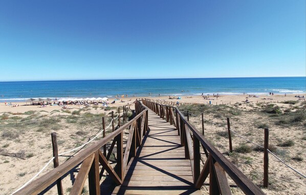 Una spiaggia nelle vicinanze