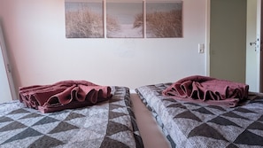 2 chambres, bureau, Wi-Fi gratuit, draps fournis