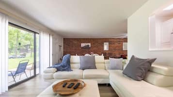 Smart TV, fireplace, offices