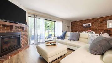Smart TV, fireplace, offices