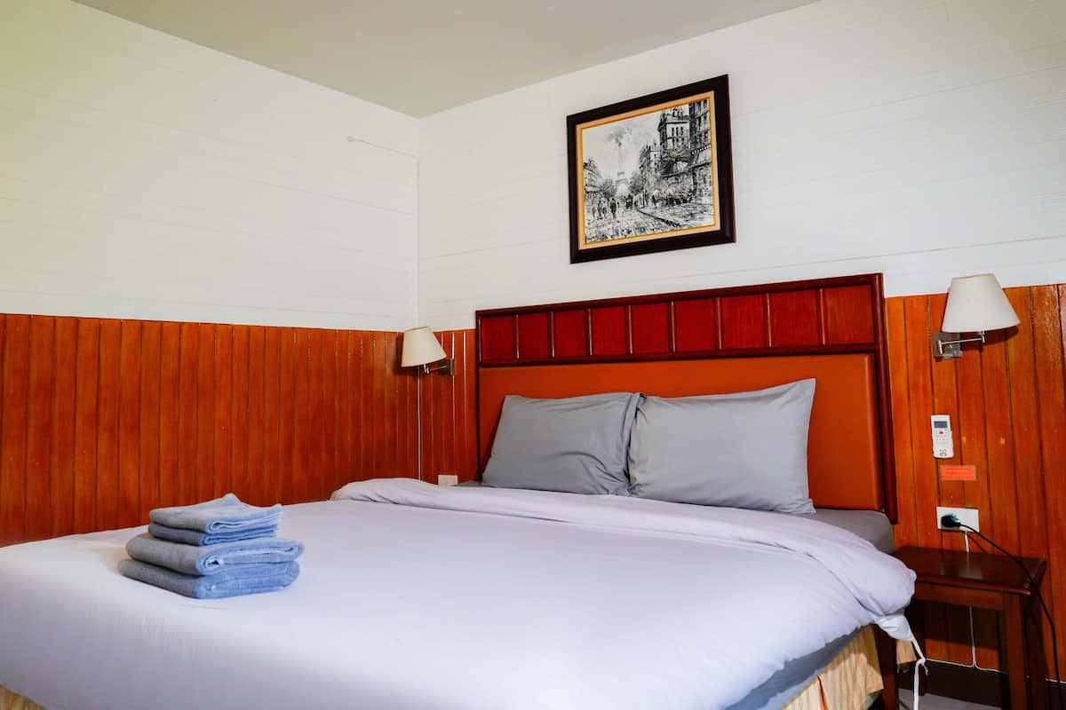 Standaard kamer, 1 kingsize bed, balkon | 1 slaapkamer, luxe beddengoed, donzen dekbedden, Select Comfort-bedden