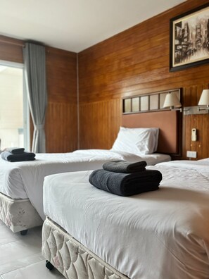 Standard Room, 2 Single Beds, Balcony