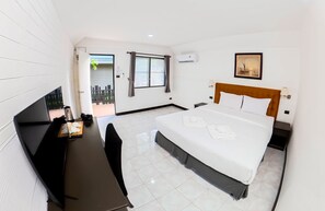 Signature-huone, 1 suuri parisänky, parveke | Ylelliset vuodevaatteet, untuvapeitot