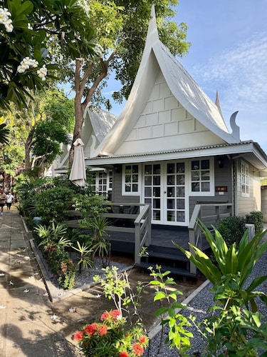 Luna Hut Resort Hua Hin