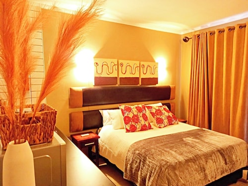 Best Overnight With Free Wifi Modern and Private