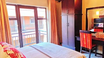 1 bedroom, desk, free WiFi, bed sheets