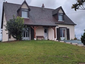 Exterior - Spacieuse maison près des Châteaux de la Loire avec jardin clos, jeux pour enfants et visites de vignobles (Cheverny)