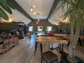 Games room - Luxury Mountain Chalet with Game Room, Spa, and Family Amenities in Vosges for Up to 15 Guests (Ban-sur-Meurthe-Clefcy)