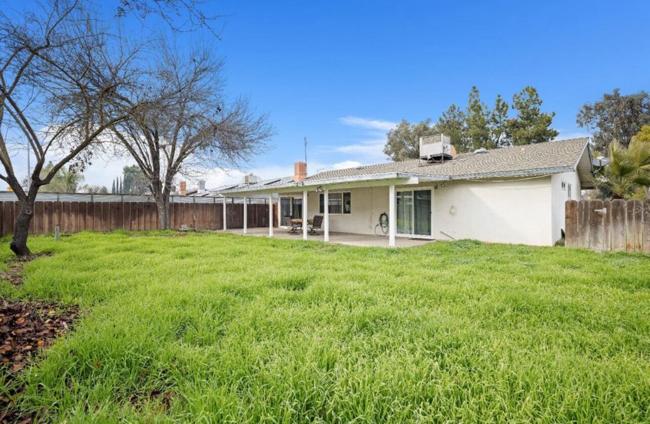 Charming Oasis in Clovis: Your Dream Home Awaits!