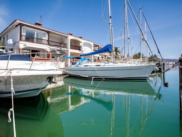 Marina/club náutico
