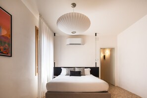 2 bedrooms, iron/ironing board, free WiFi, bed sheets - San Domenico Apartment with Garden View R&R (Venecia)