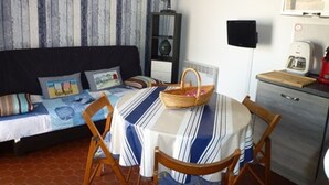 Interior - Charming 2-Bed Apartment, A/C, Sleeps 4, Near Beach, Parking Included (Port Leucate)
