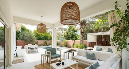 Villa Deema The Lakes luxury 3 Bd Pool