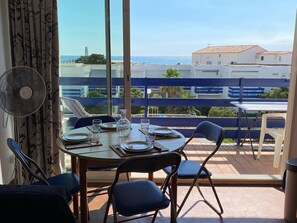 Dining - T2 in Port Leucate, pool, parking, near the beach (Port Leucate)