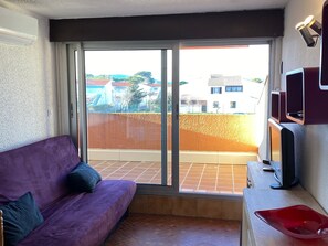 TV - Charming T2 Cabin, 4 Guests, Near Beach, Terrace, Parking (Port Leucate)