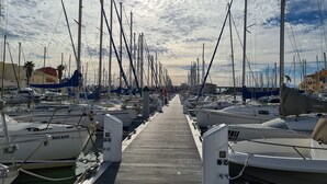 Marina - Charming T2 Cabin, 4 Guests, Near Beach, Terrace, Parking (Port Leucate)