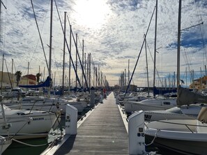 Marina - Charming T2 Cabin, 4 Guests, Near Beach, Terrace, Parking (Port Leucate)