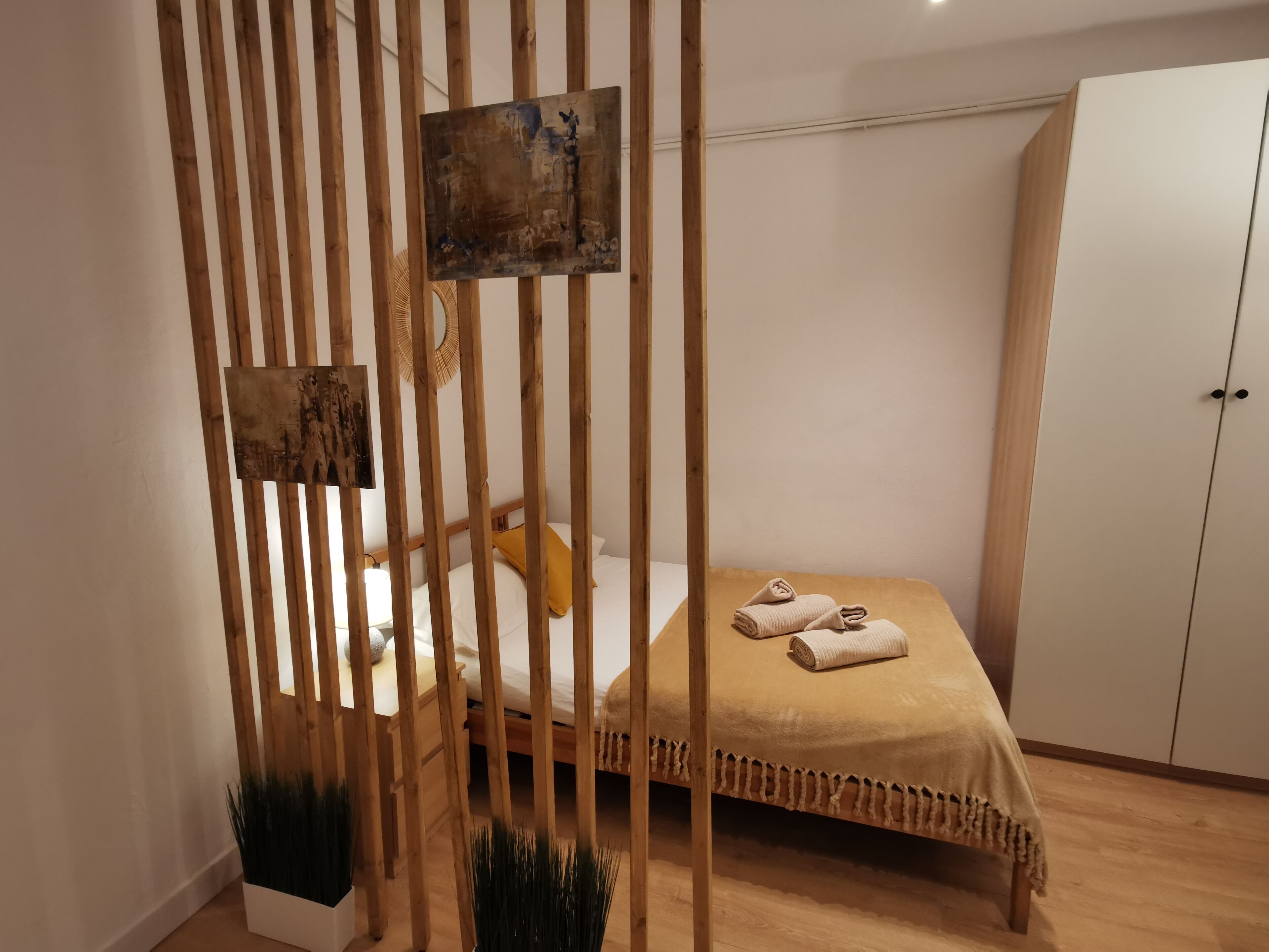 1 chambre, fer et planche à repasser, accès au Wi-Fi (inclus)