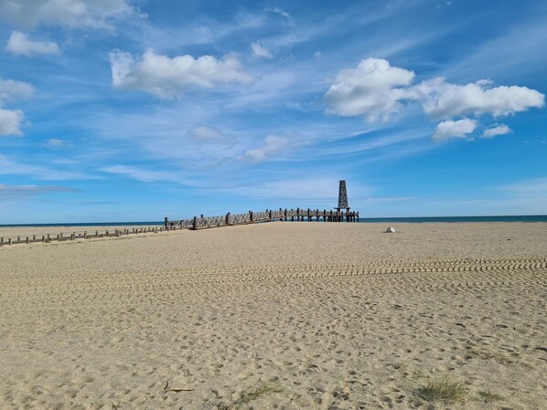 بالقرب من الشاطئ