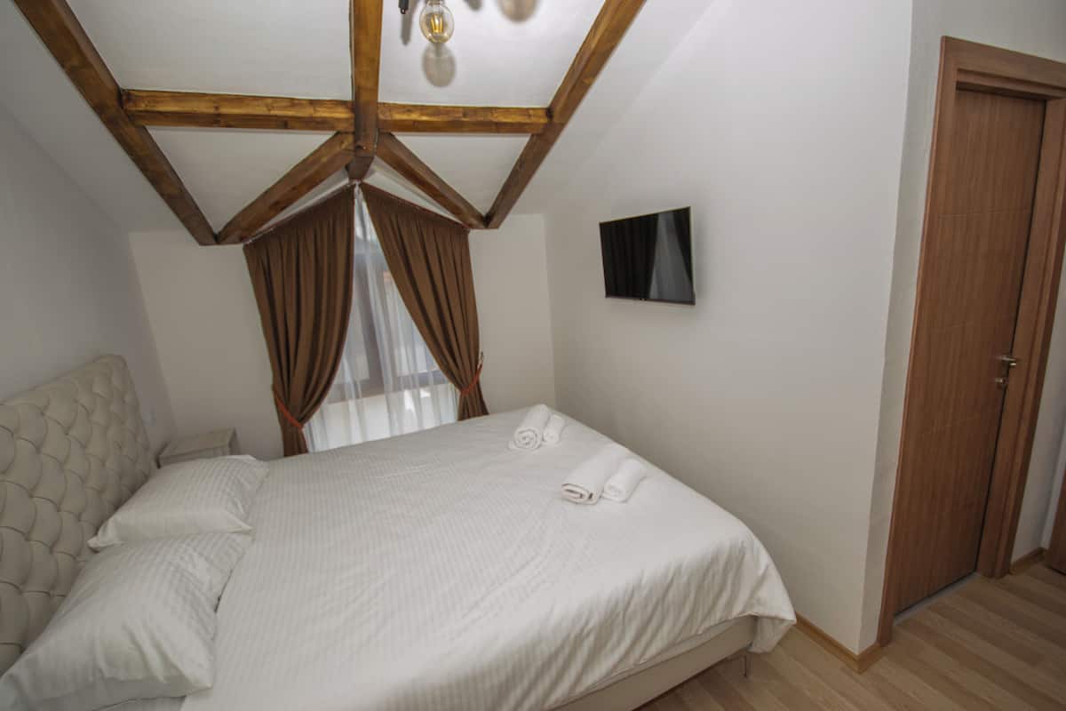 Basic Room, Garden View | WiFi (free), bed sheets
