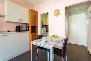 Dining - Royal Luxembourg AP4397 By Riviera Holiday Homes (Niza)