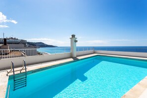 A heated pool - Royal Luxembourg AP4397 By Riviera Holiday Homes (Niza)