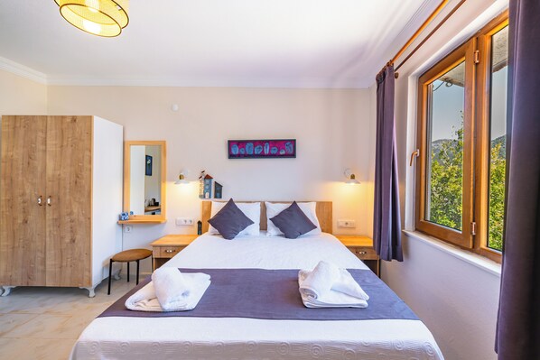 Hochwertige Bettwaren, Minibar, kostenloses WLAN, Bettwäsche