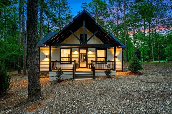 Exterior - Pickleball, Pool, Splash Fountain ,Clubhouse , Walking Trails , Basketball (Broken Bow)