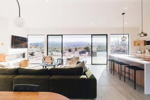 TV, fireplace, offices