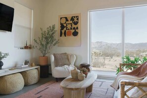 TV, offices - Mojave Rosa • Modern, 2.5 Acres, Spa, Soak Pool (Yucca Valley)