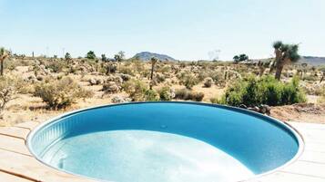 Tina de hidromasaje al aire libre