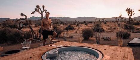 مغطس سبا خارجي