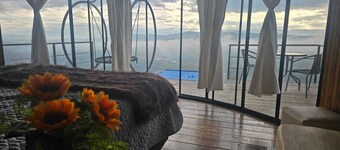 LUMIPOD XTRAVAGANT Private Jacuzzi, Malla Catamaran