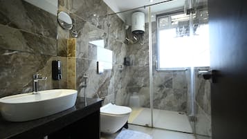 Standard Suite, 1 King Bed, Smoking, Annex Building | Bathroom | Shower, hair dryer, bathrobes, slippers