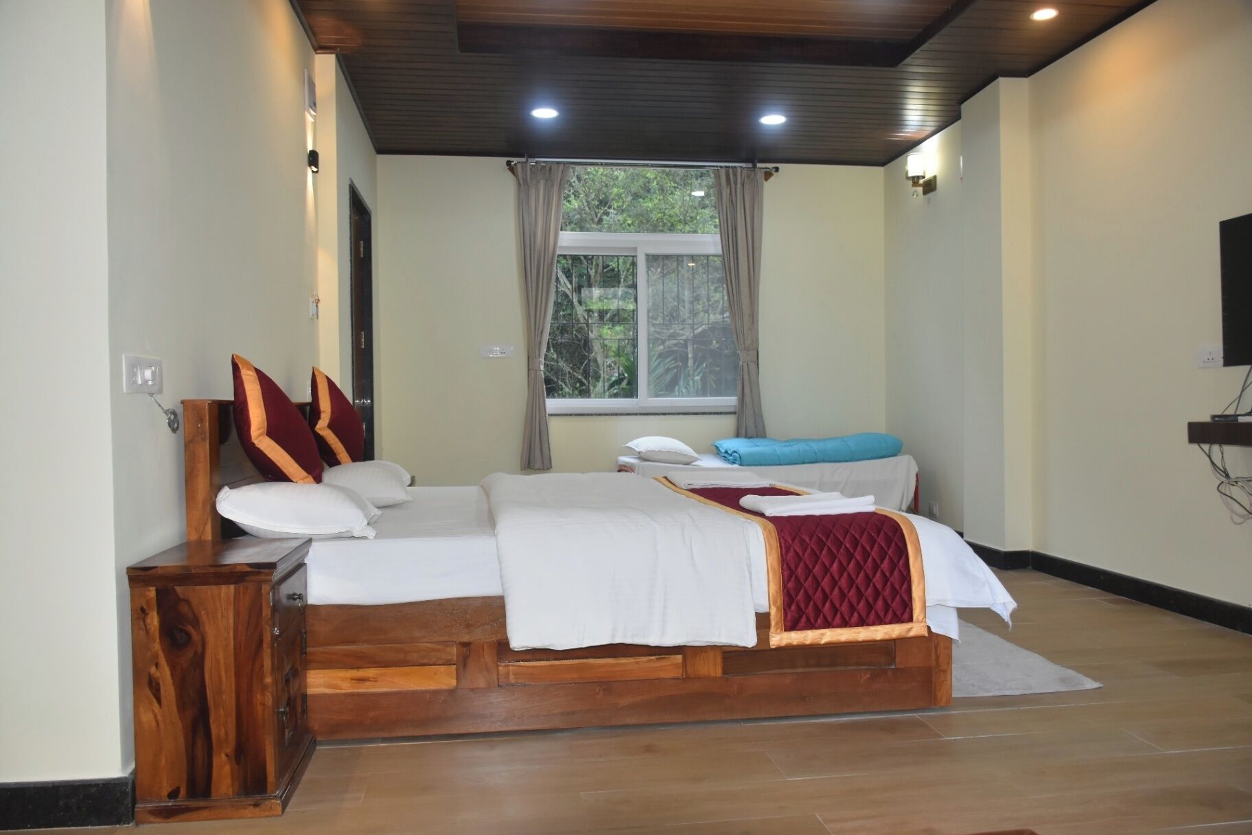 Classic Room | Egyptian cotton sheets, premium bedding, free WiFi