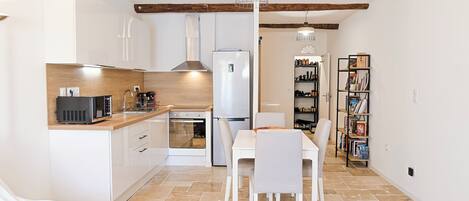 Fridge, microwave, oven, stovetop