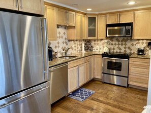 Private kitchen - Cheerful condo on the West End across from Moors. (Provincetown)