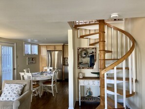 Interior - Cheerful condo on the West End across from Moors. (Provincetown)